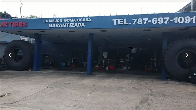 Frente completo del negocio JR Tires en La Muda